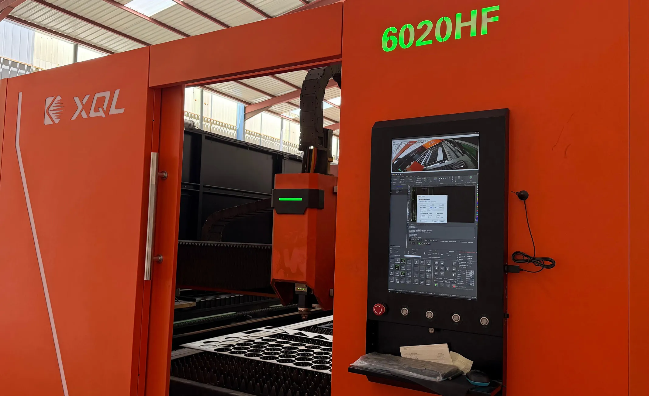Máquina de corte láser de fibra XQL-6020HF de 12 kW